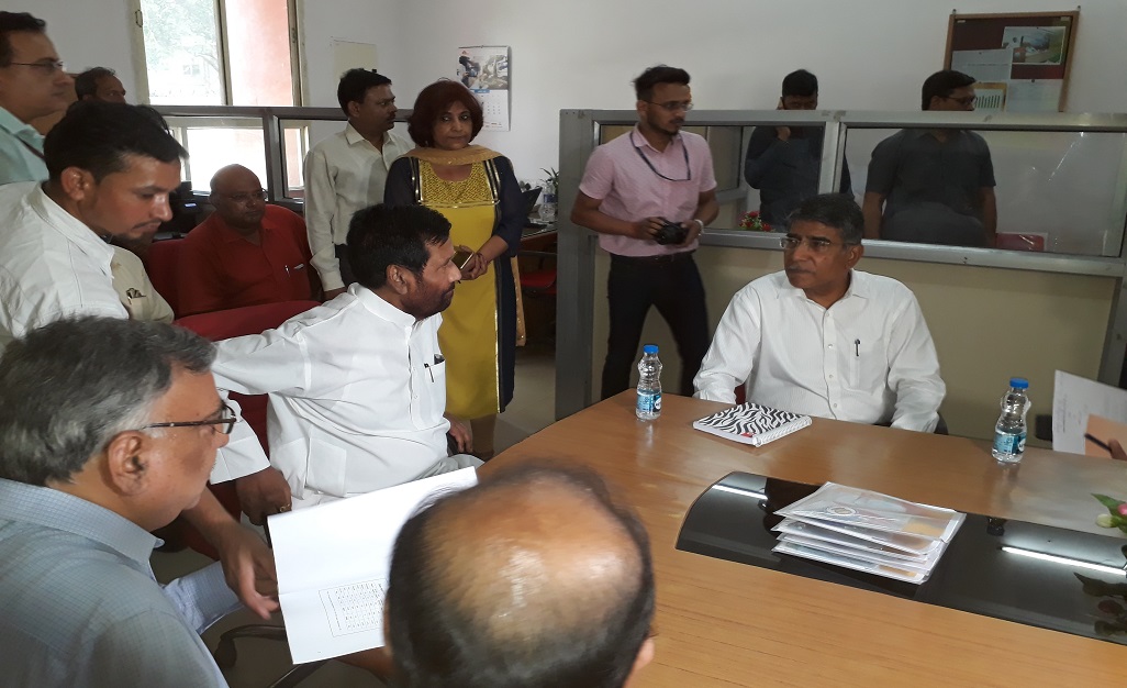 माननीय मंत्री जी ने 12-06-2019 को एनसीएच, आईआईपीए नई दिल्ली का दौरा किया।