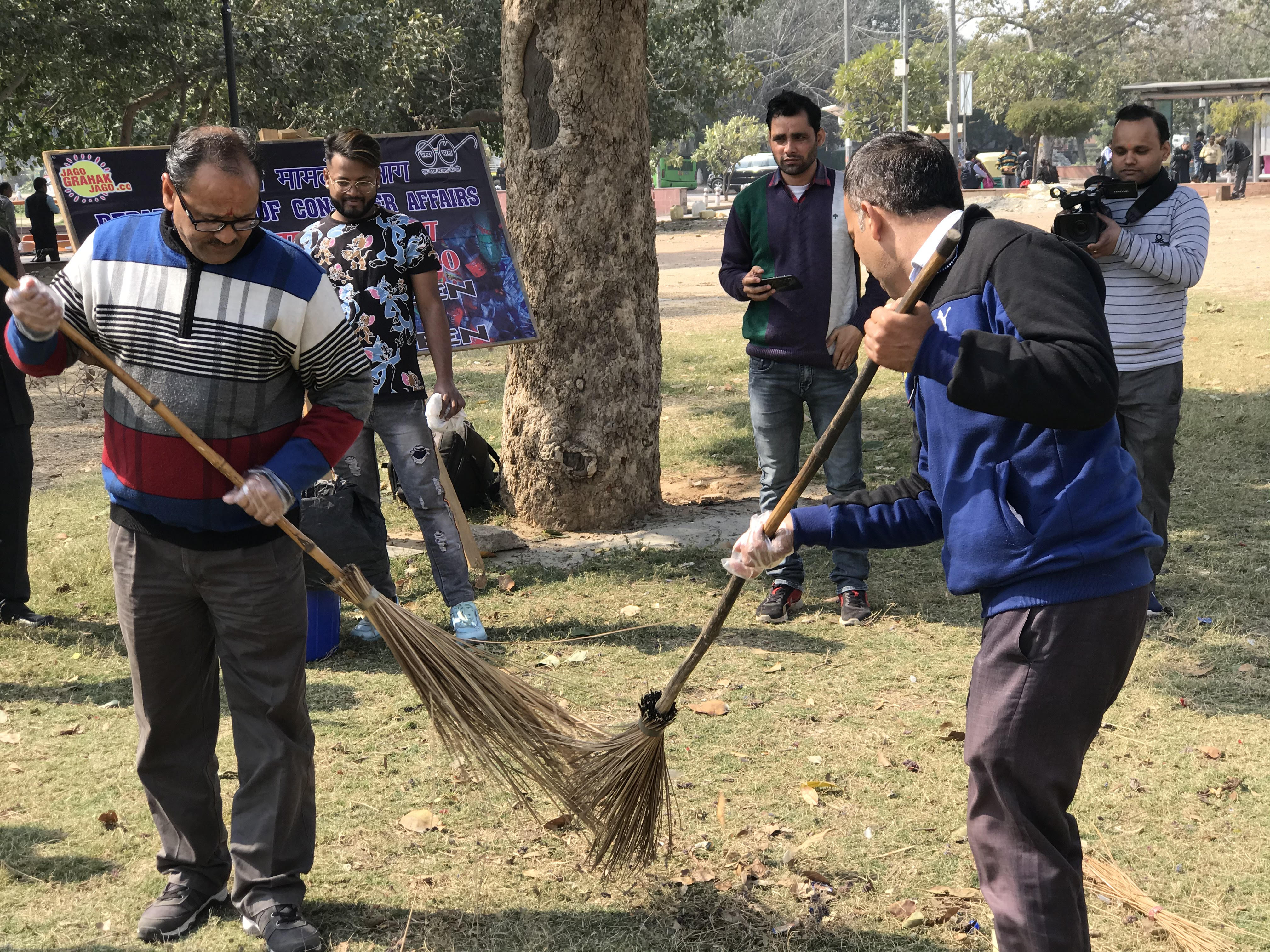Shramdaan – cleanliness at Boat Club during "Swachhta Pakhwara"