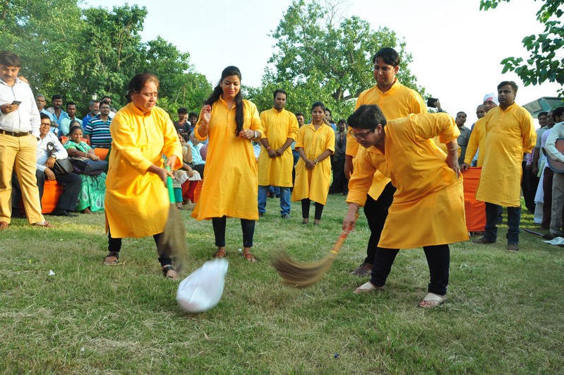 “Nukkad Natak” on “Swachhata Hi Sewa” “Nukkad Natak” on “Swachhata Hi Sewa”